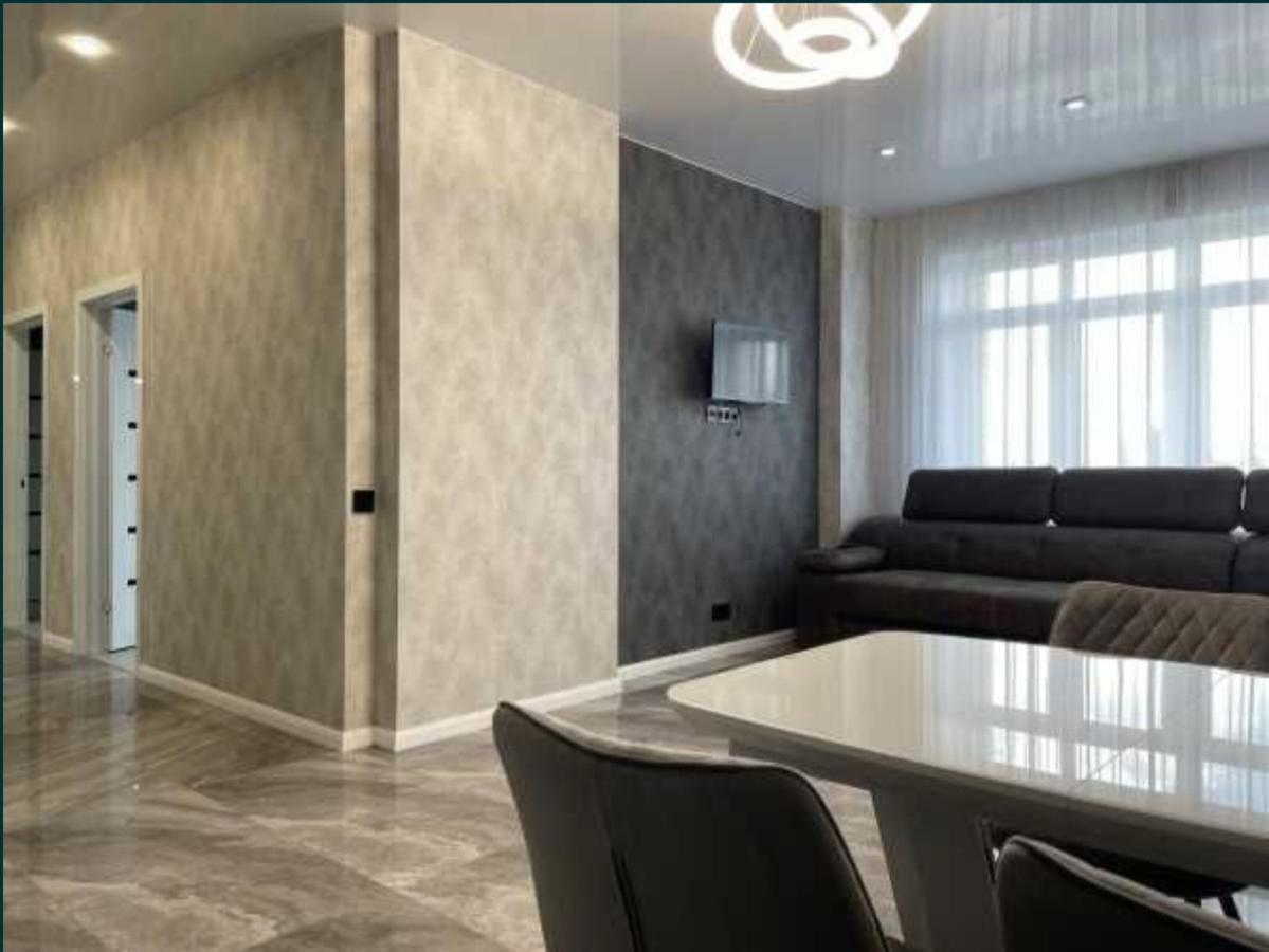 Lux 1-Bedroom Most City Center Area นิปโปร ภายนอก รูปภาพ